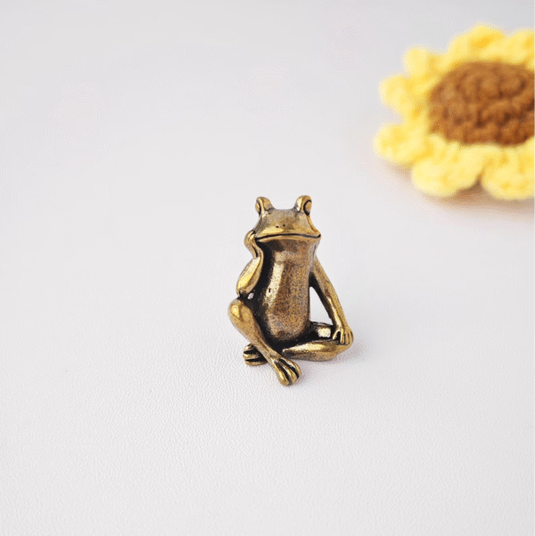 Brass Thinking Frog Figurine
