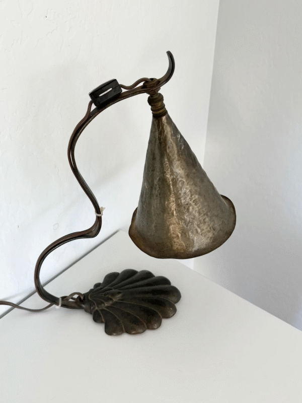 Early 1900s Hammered Iron Table Lamp in Arts & Crafts Style